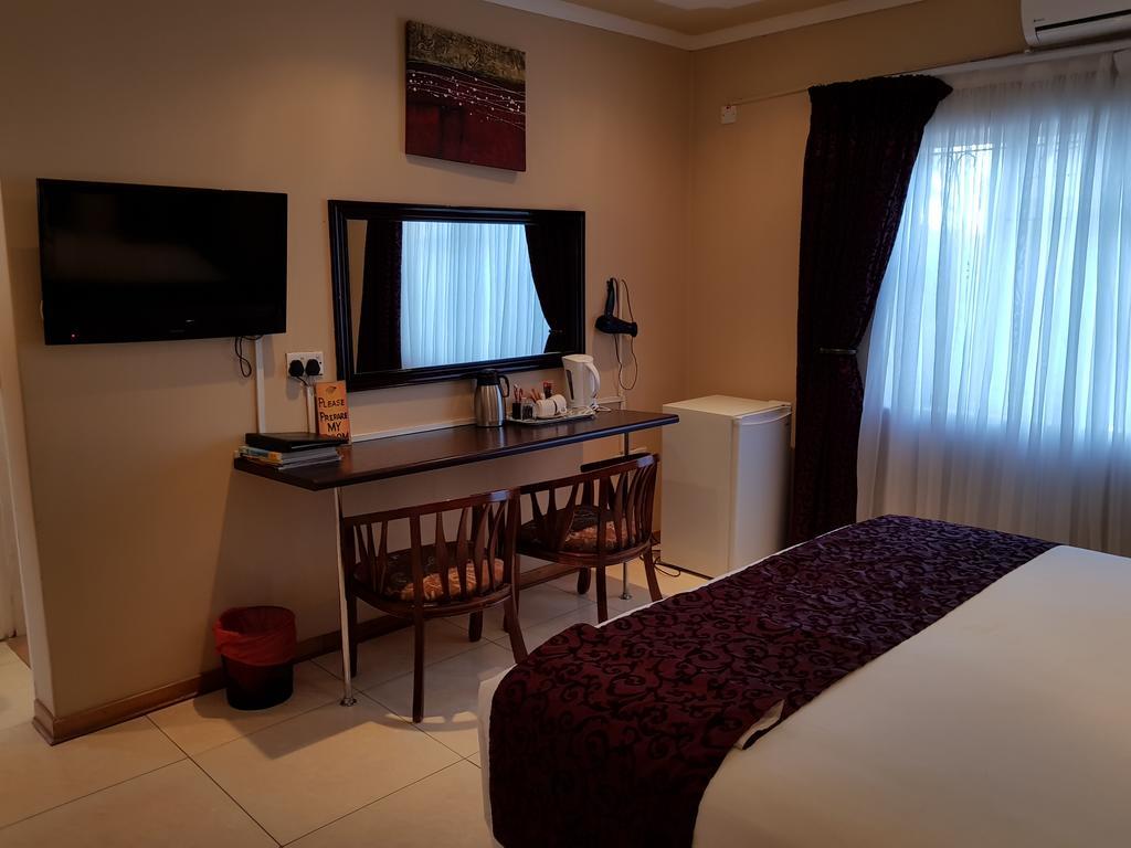 Batho Pele Lodge Gaborone Exterior photo