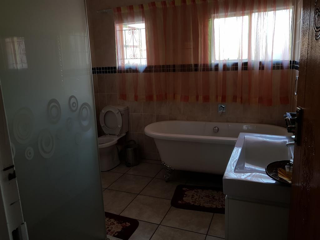 Batho Pele Lodge Gaborone Exterior photo